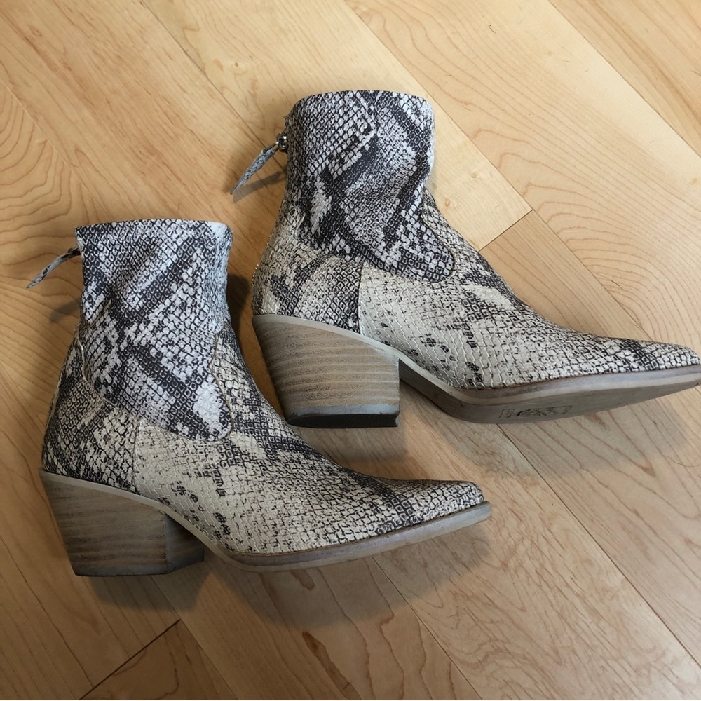 Dolce Vita Snake Print Ankle Boots - Picture 4 of 6
